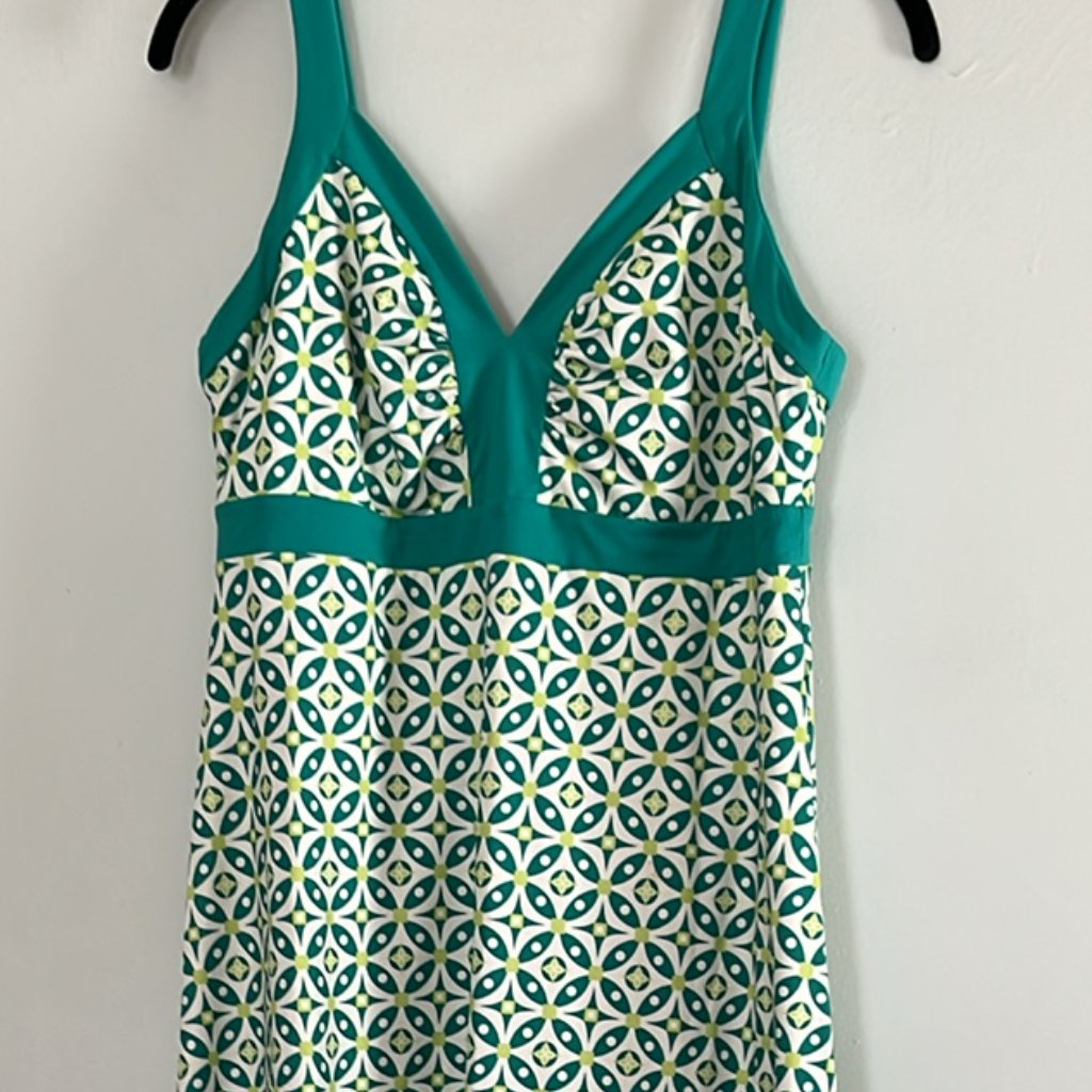 Patagonia Green White Minette Sun/Sport Dress Sz Lg Athletic Athleisure Outdoor
